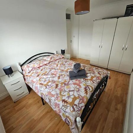 Appartement New Flat Next The Tube And Connections To The Centre à Londres Extérieur photo